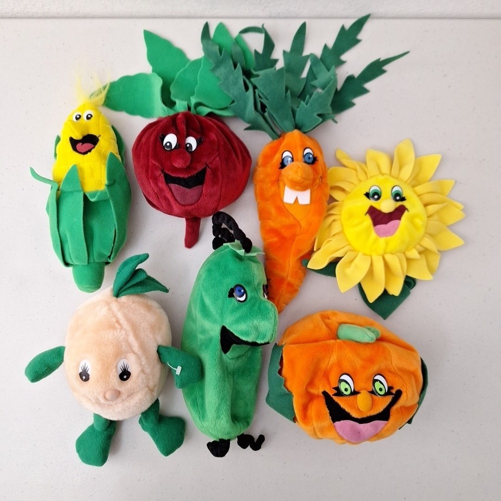 1982 Del Monte Vintage Country Yumkins VEGETABLE Plush Dolls RARE LOT OF 7